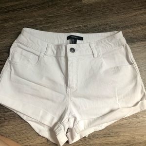 White denim shorts Forever 21